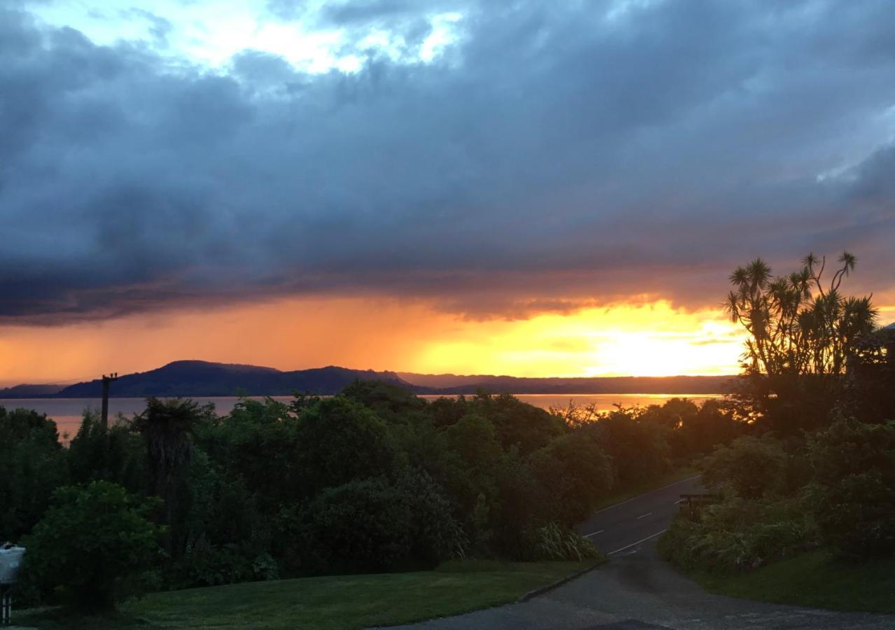 Spectacular Lake Views Rotorua Exterior foto